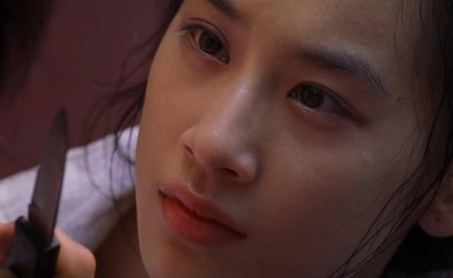 《功夫》幕后：元秋3次拒演，周星驰因一顶假发改写火云邪神剧本