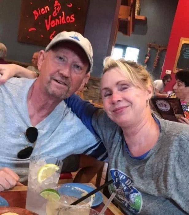 美国老人喝清洁剂死亡，特朗普没说错，这能防病毒，但是要命！