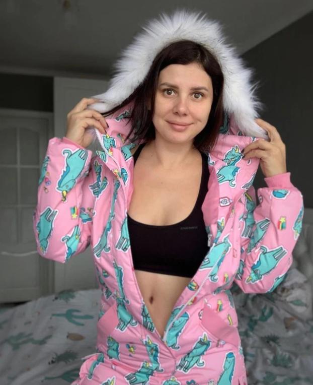 继子|俄罗斯一女网红与继子领证结婚 看着丈夫长大前夫称被亲儿子绿了