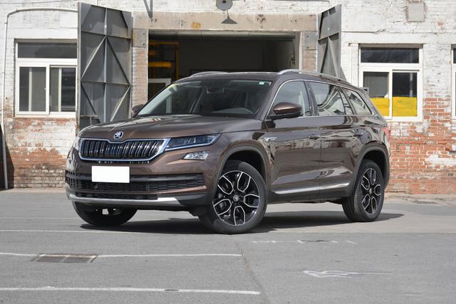 上汽大众也有亲民的大七座，标配2.0T，轴距近