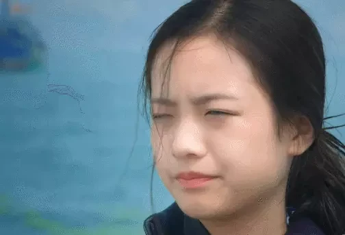 明星第一次拍戏，关晓彤稚嫩，杨紫可爱，看到