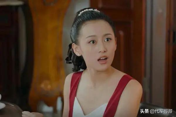 《小娘惹》中的美女，精通三国语言，如今22岁演狠毒大姐被骂