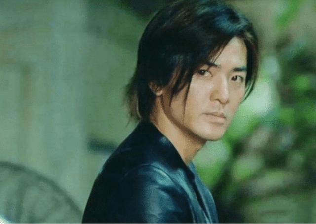 53岁郑伊健为何不红了？知道他当初做的事后，如