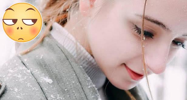 英国美女穿着汉服坐地铁，旁边的人都看呆了：