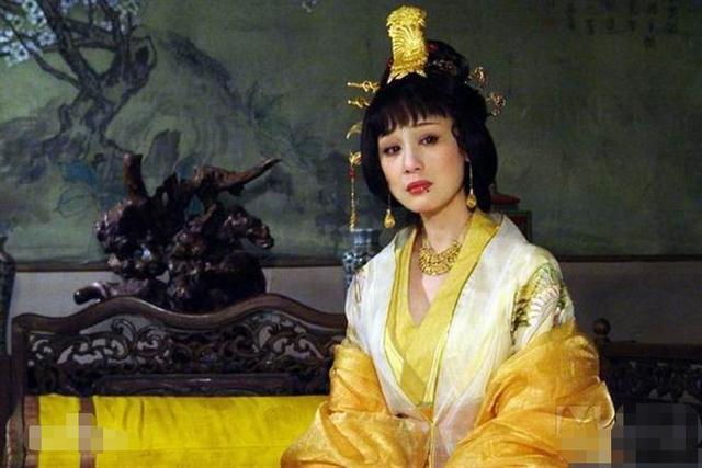 7月16日，李建群去世，19年前，宫雪花说她不配演