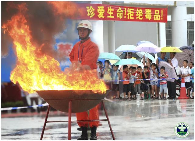 ������Ʒչح�����ģ��þ�ͷ���ݽ���������