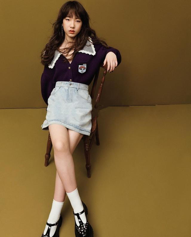 小s三个女儿一起拍广告同框比美，个个高冷自信，镜头感十足