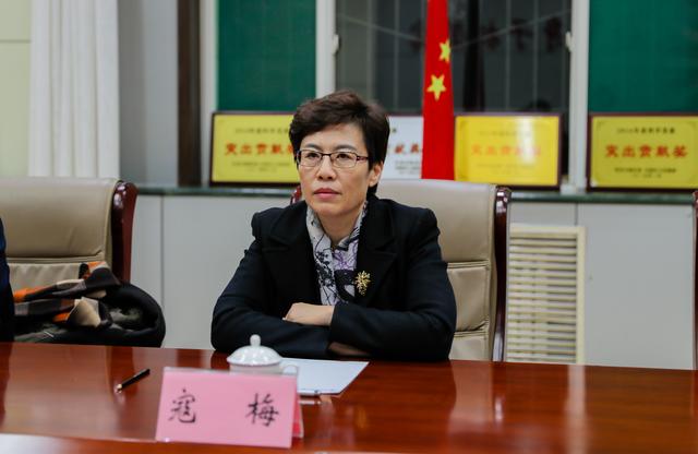高新区党工委副书记、管委会常务副主任寇梅到济南新材料产业园区调研