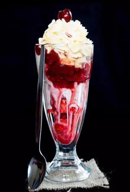 �������ض�40������ħ������ʳ���̵㣬��ǵö���