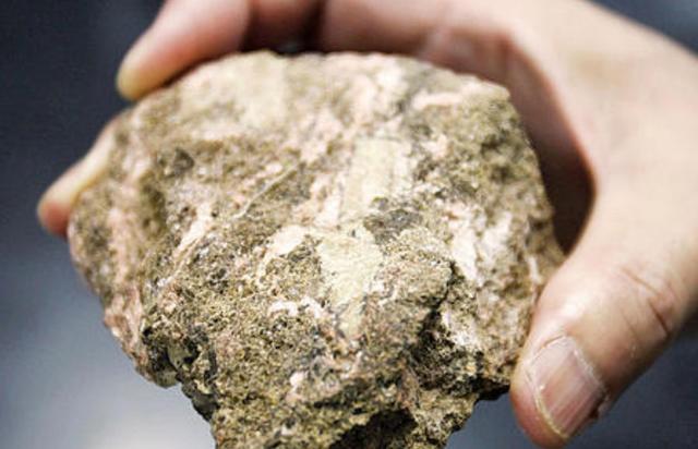 被逼走投无路了？美国提出稀土刺激计划，外媒