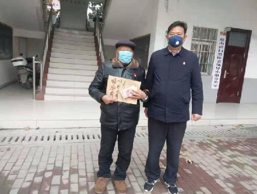 镇平县遮山镇抗疫斗争中熠熠闪耀的党徽