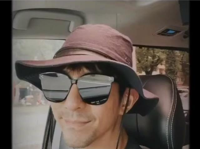 修杰楷晒周末独自带娃成果，两女儿累到昏睡，波妞小秘密被曝光