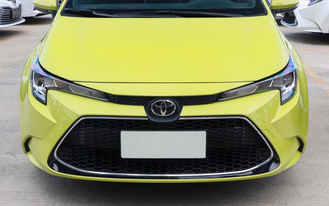 “低价高配”丰田车，凯美瑞的品质，油耗2毛