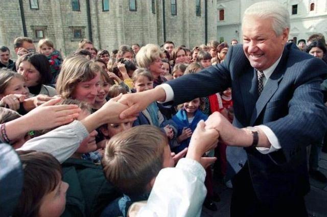 叶利钦为何坚持解体苏联呢?除了他得个人野心,这两点最关键