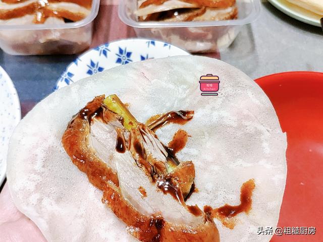 在郑州西郊花50元买烤鸭，鸭架用小窍门熬成汤，香浓滋润，太好喝