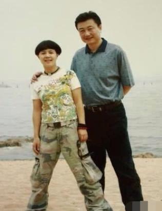 “金龟子”与“国脸”王宁的爱情故事，从校服