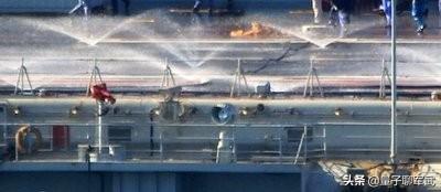 航母甲板是否需要实时清洗，用海水还是淡水，有什么作用