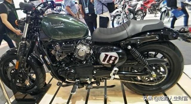 你的哈雷来了，前后碟刹+ABS，座高710极速136km/h