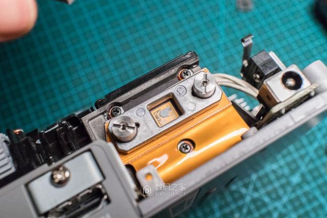 卡西欧CASIO激光+LED短焦投影仪UP50WN拆解，维修偏