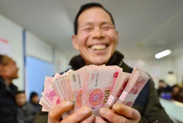 养老金8762元，退休时还一次性领了61.9万，这退休