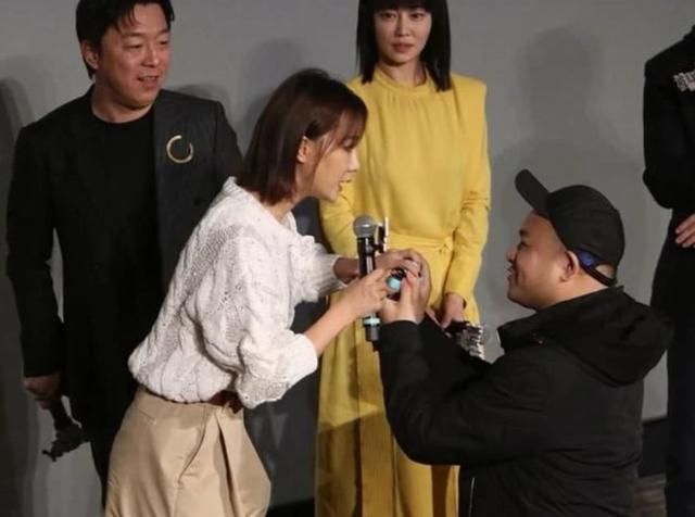 骚扰热巴男子被拘7天后释放, 发文配狗头表情超