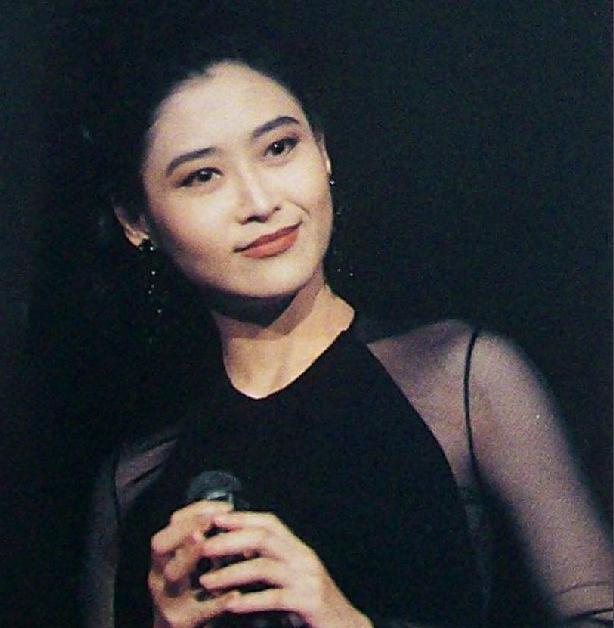 1985年,首届亚洲小姐选美,冠亚军皆没落,季军却靠