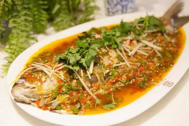 冷吃兔拍了拍“钵钵鸡”，乐山和自贡，谁是你们心里的Top1?