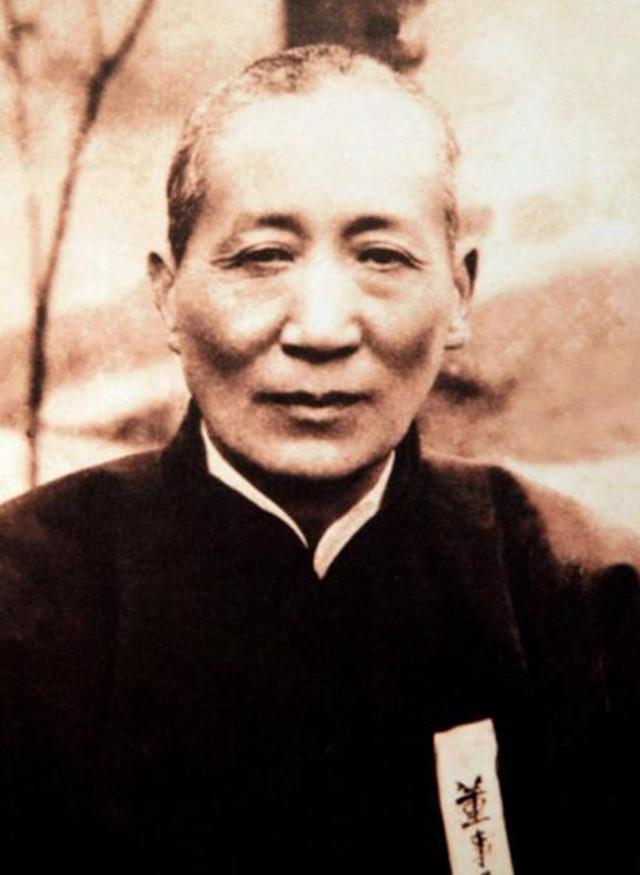 刘文彩姨太婚内偷欢多年，拿钱与戏子私奔，被