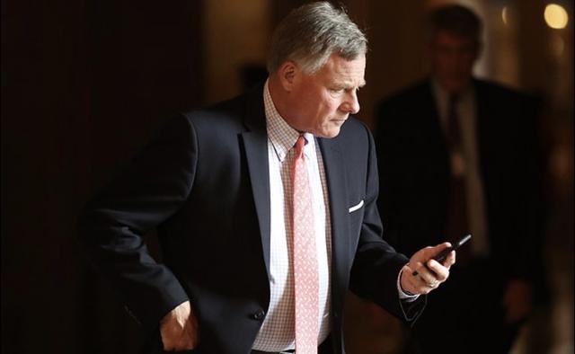 发国难财？美国官员疫情抛售股票被调查，暴跌前几周保住近千万