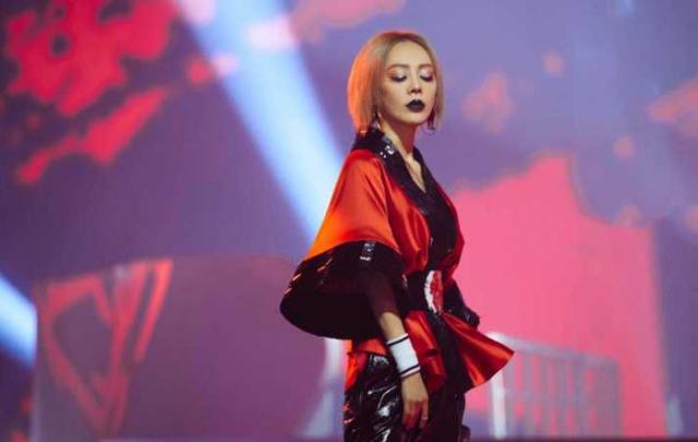 《浪姐》造型谁成功？钟丽缇自己设计获赞，张雨绮穿皮草像暴发户