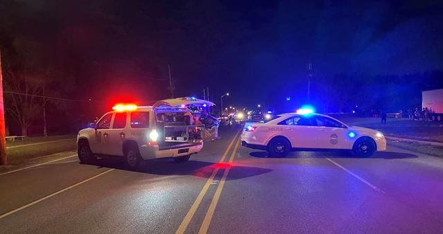 美国再度响起枪声，警察开枪打死2名黑人，民众