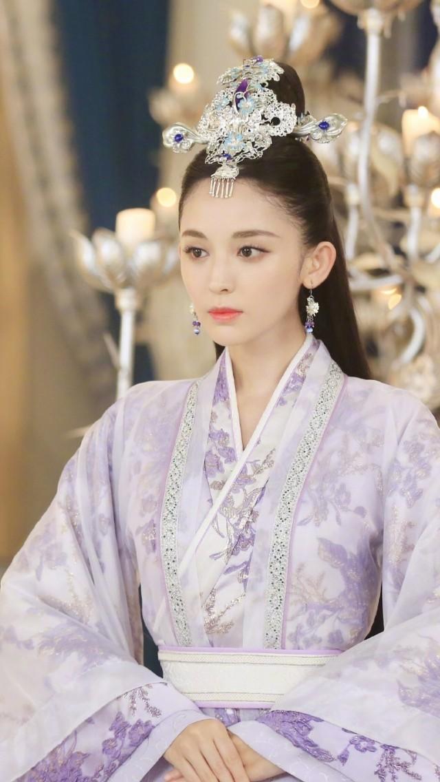 娜扎、李沁、张雪迎、胡冰卿、张馨予古装紫衣姑娘，还是舒畅最美