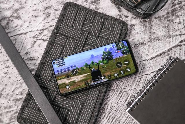 相见恨晚？iQOO Z1轻松驾驭各种大型手机游戏，帧