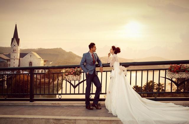 发现公公外面有家，我立刻告诉老公，但老公说