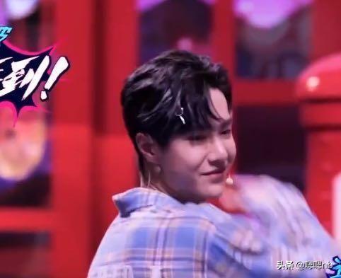 街舞：王一博和队员现场聊不停，忍不住直接跳