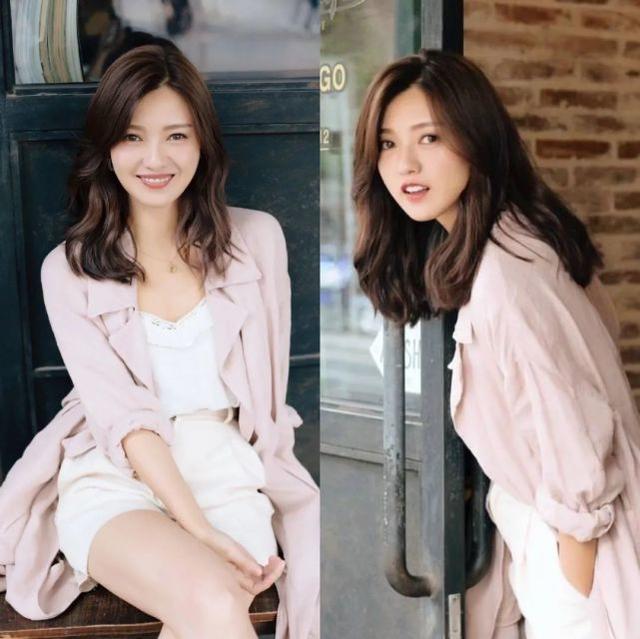 真不老美魔女！50岁看着像20，怪不得能嫁小12岁老公！