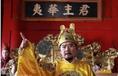 此人是朱元璋的大舅子，被委以高位时为何死活