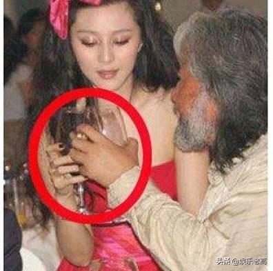 与刘亦菲杨幂传绯闻，争三亿家产眼睛被泼辣椒水，张纪中混乱情史