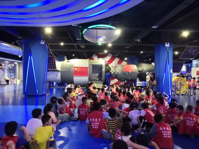 共同聚焦南昌华南城系列活动2020南昌市首届航天科普展火热进行时