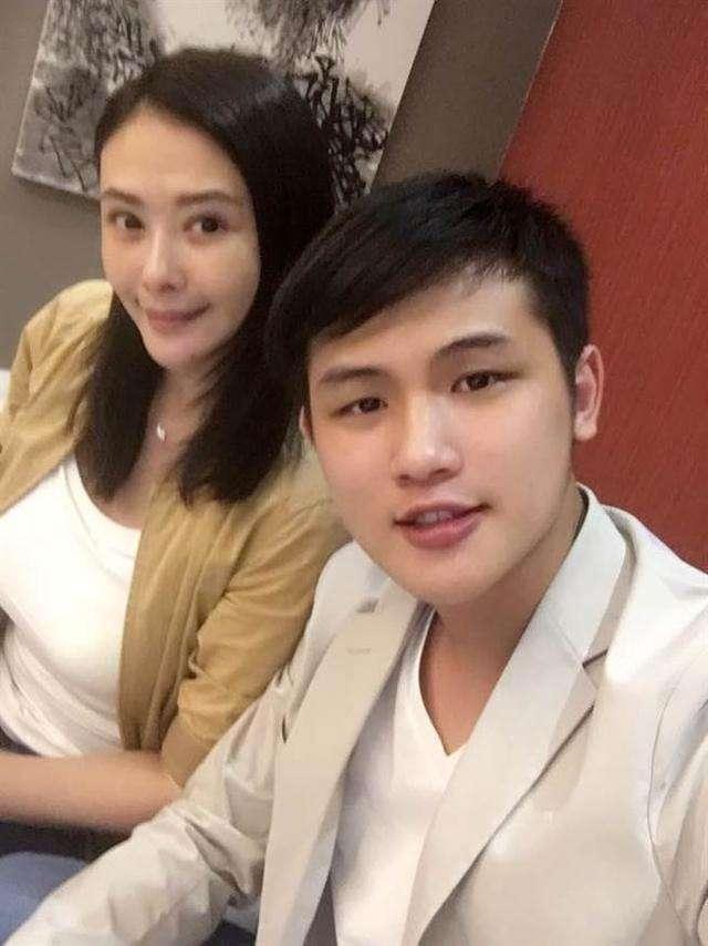 44岁的萧淑慎被小15岁的老公嫌弃，在镜头面前她数次落泪