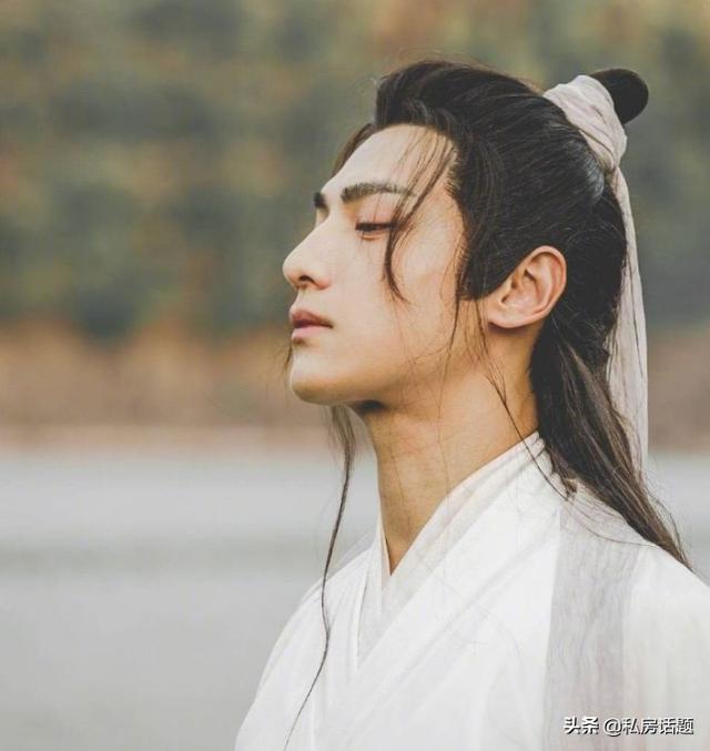 罗云熙的《月上重火》：这样的上官透是否有撩