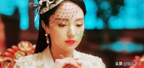 网爆董璇与大佬关系亲密，以提升资源，却被大佬原配发现后打压