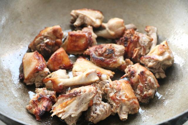 夏天，豬肉牛肉都不如它，便宜又好吃，簡單燉一鍋，花不了幾個錢