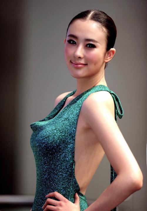 太可惜了一个被车模担误了的美女——翟凌，她的另一个称呼：兽兽