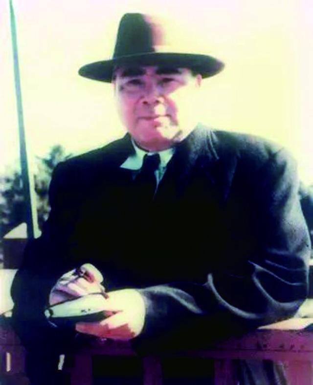 冯玉祥儿子现103岁，美国定居几十年千亿资产，