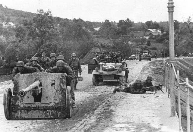 德军骷髅师成名之战，再遇此军，苏军必以5倍兵力对付