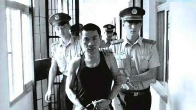 东北“著名”悍匪乔四，曾占有24位女明星，狠起