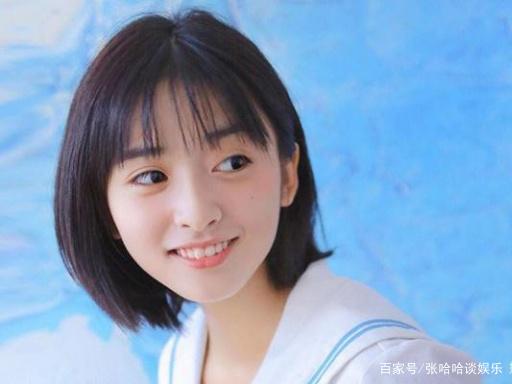 明星出道的机缘巧合，肖战出道前是设计师，沈月被当成模特救场