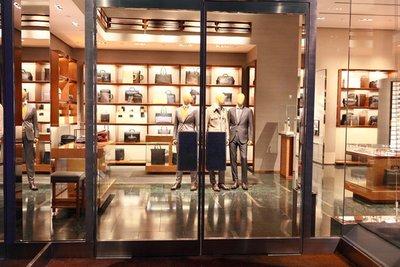 西装店38天回收现金流1300万，他如何做到的？