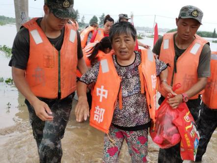湖北黄梅:人民因您而骄傲,解放军支援抢险护民保平安